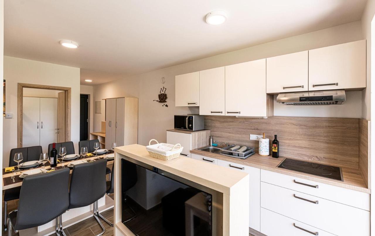 Apartmaji Banonia Verzej Bagian luar foto