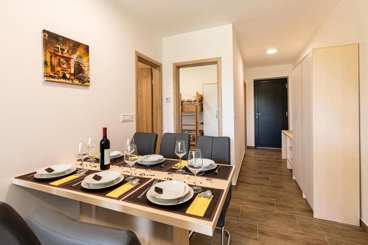 Apartmaji Banonia Verzej Bagian luar foto
