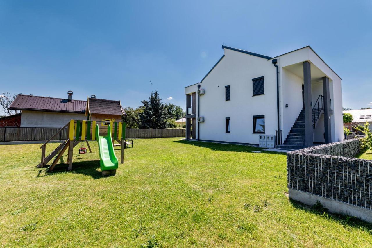 Apartmaji Banonia Verzej Bagian luar foto